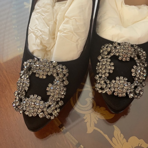 Manolo Blahnik hangisi shoes size 6.5, just worn inside the house - Picture 5 of 5